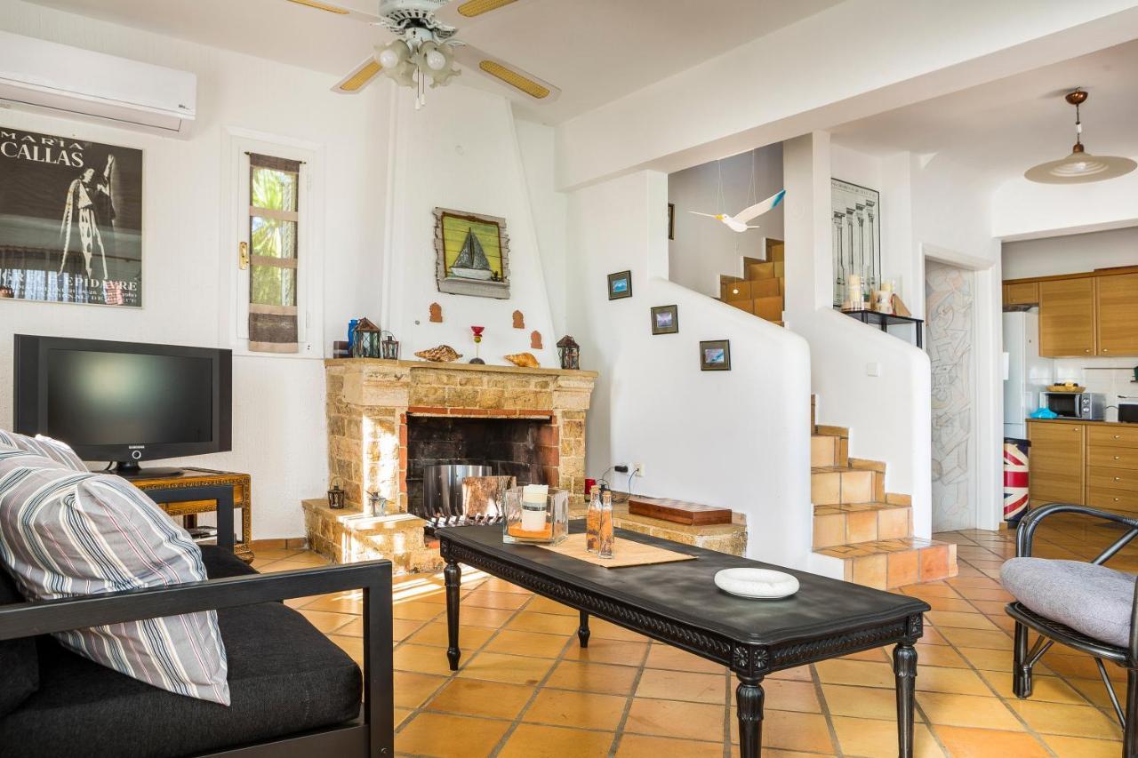 Villa Bee'S Knees Retreat à Pesádha Extérieur photo